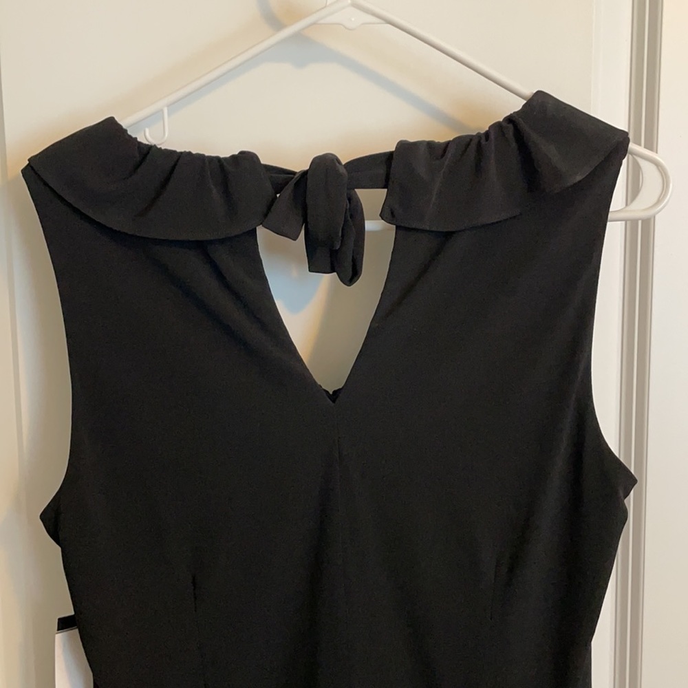 Black ruffle front v neck dress - Picture 4 of 5